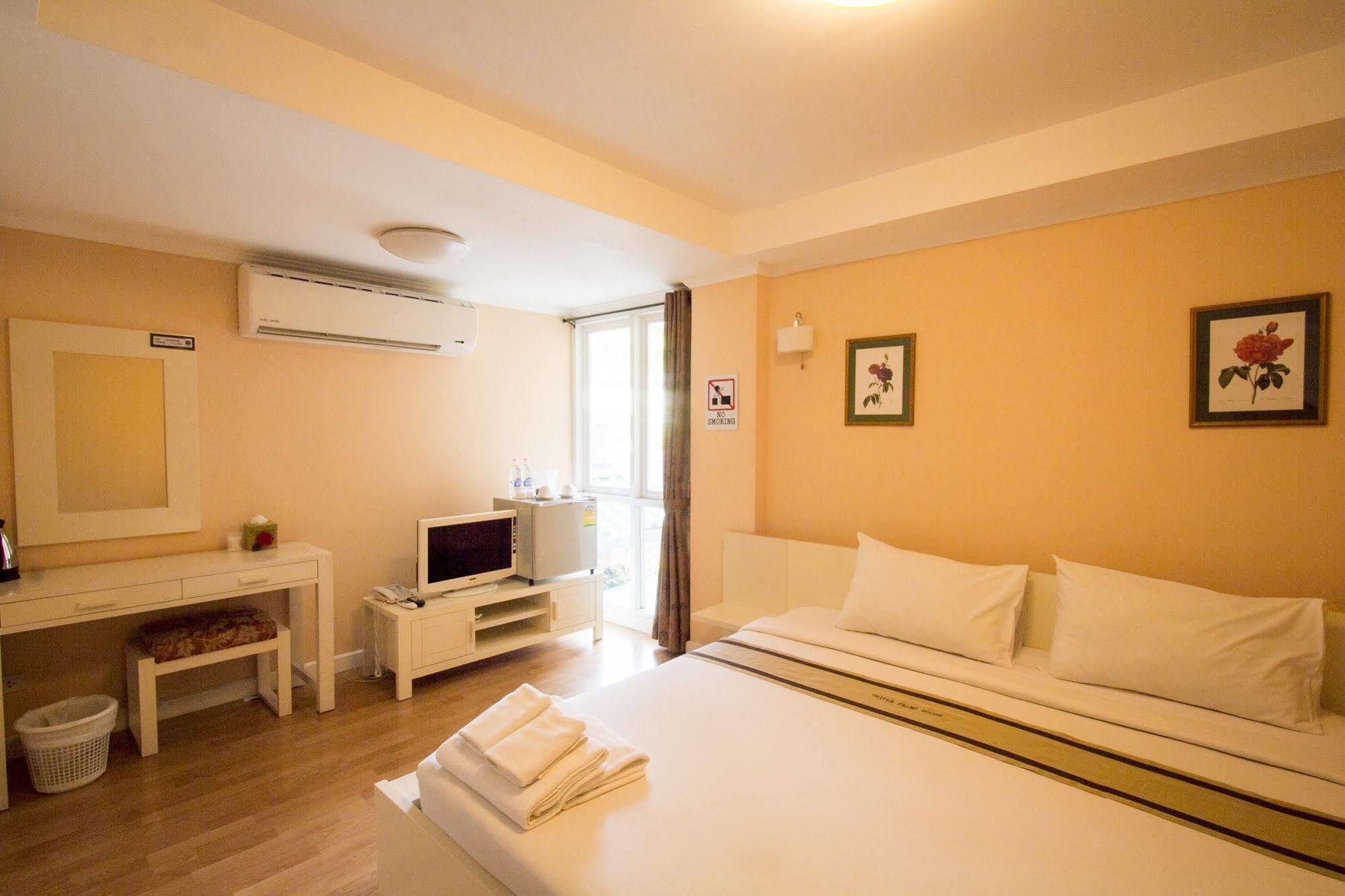 Hotel Triple Palms House Chiang Mai Esterno foto