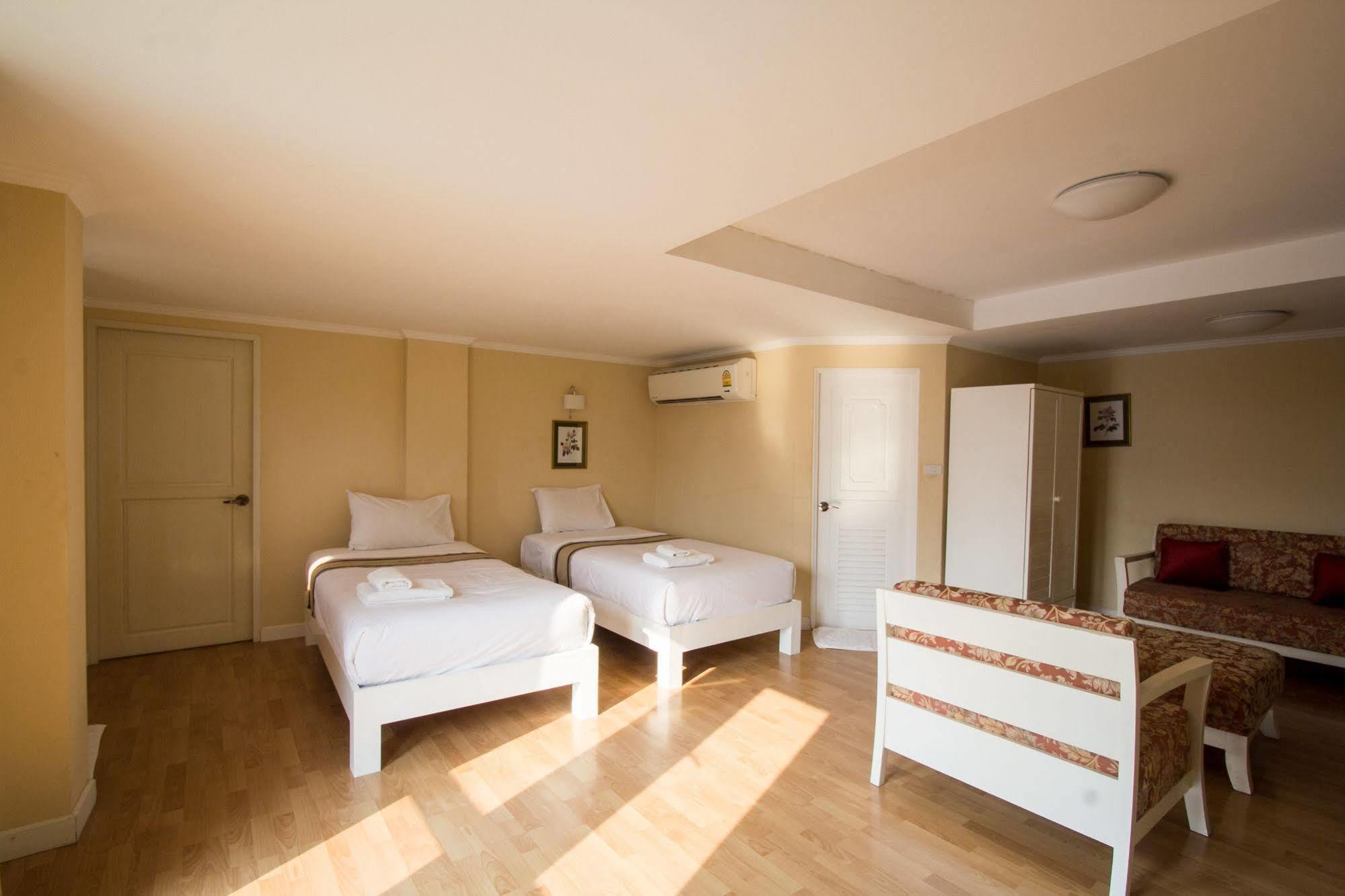 Hotel Triple Palms House Chiang Mai Esterno foto