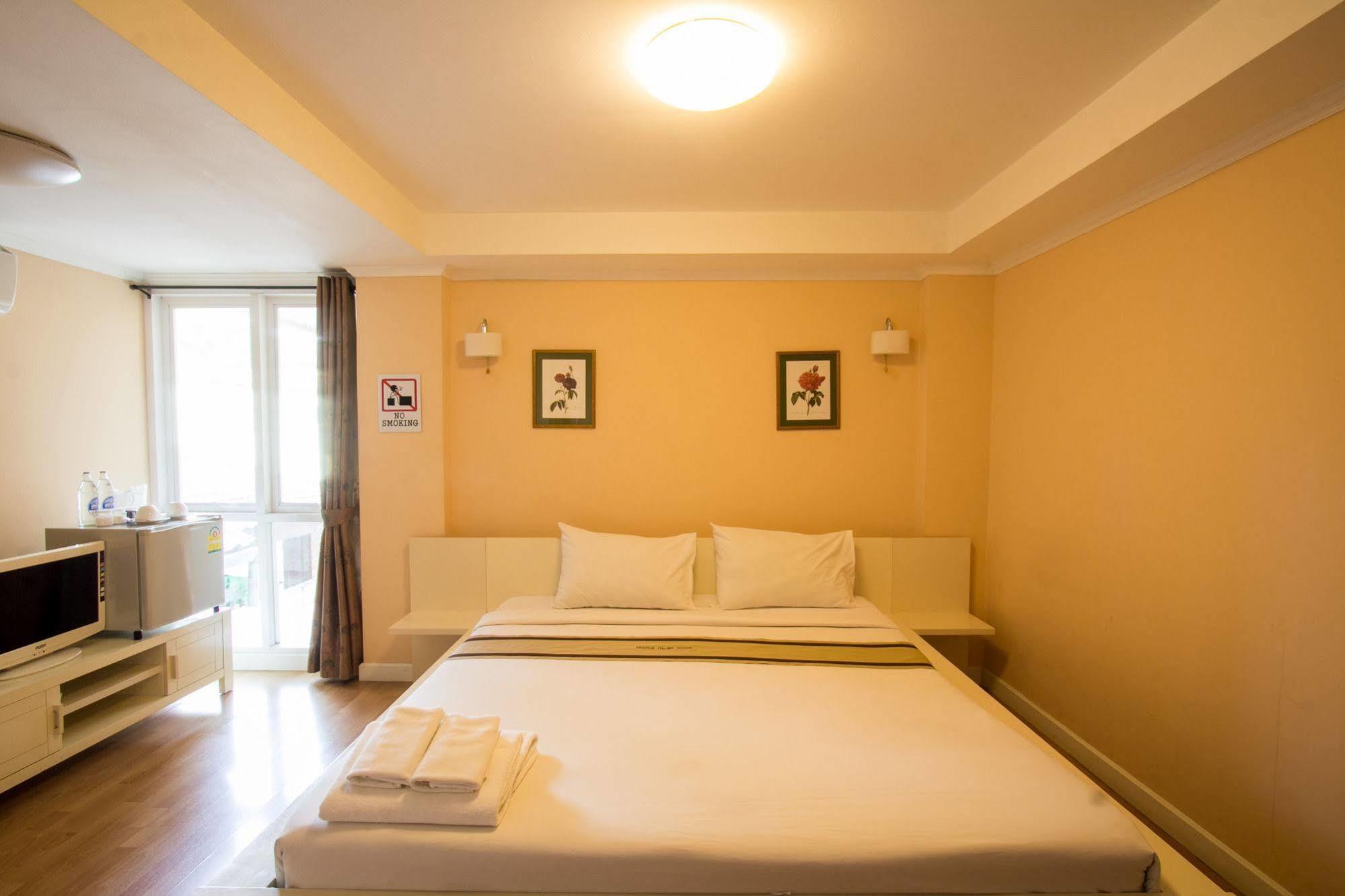 Hotel Triple Palms House Chiang Mai Esterno foto
