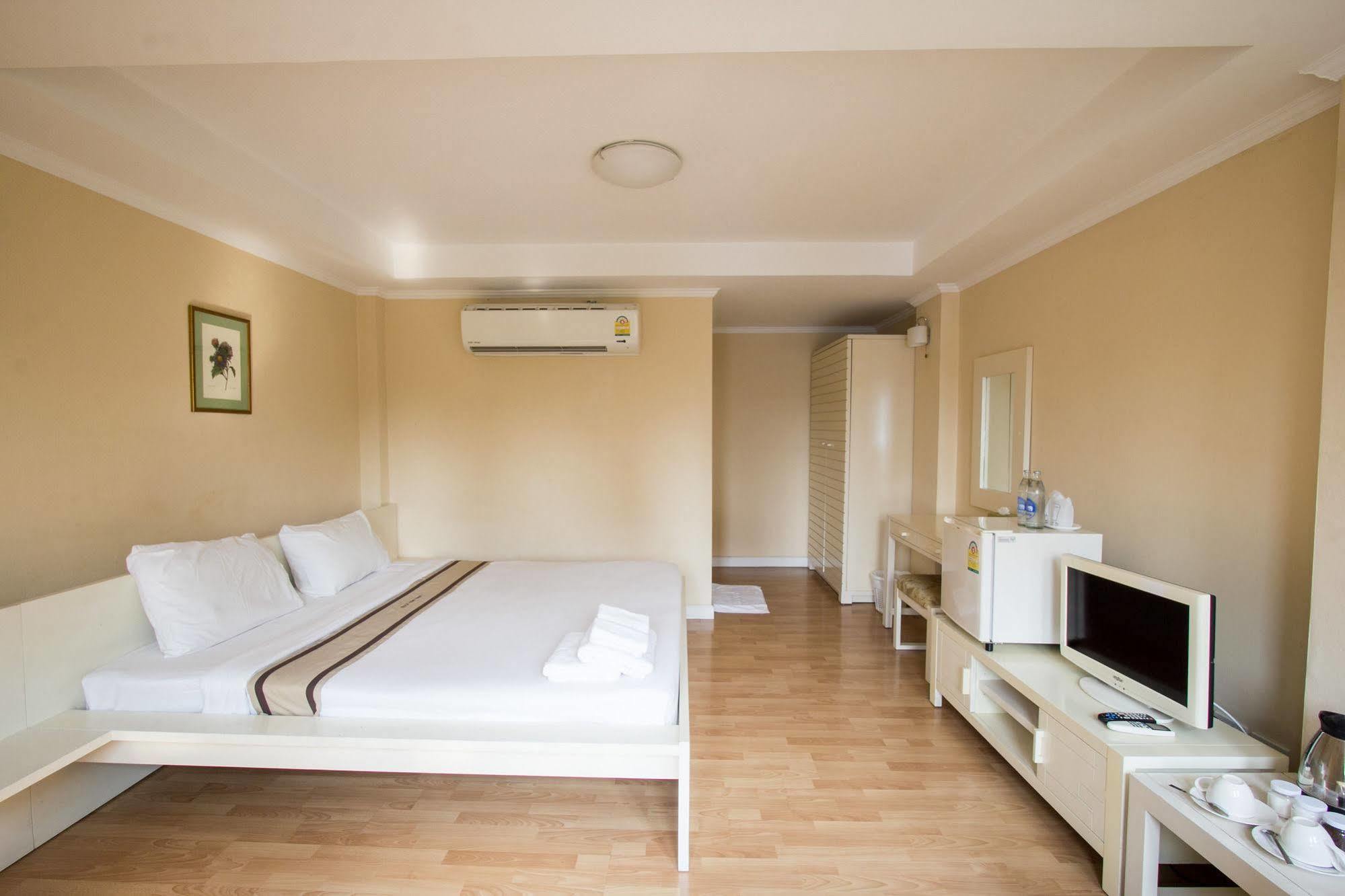 Hotel Triple Palms House Chiang Mai Esterno foto