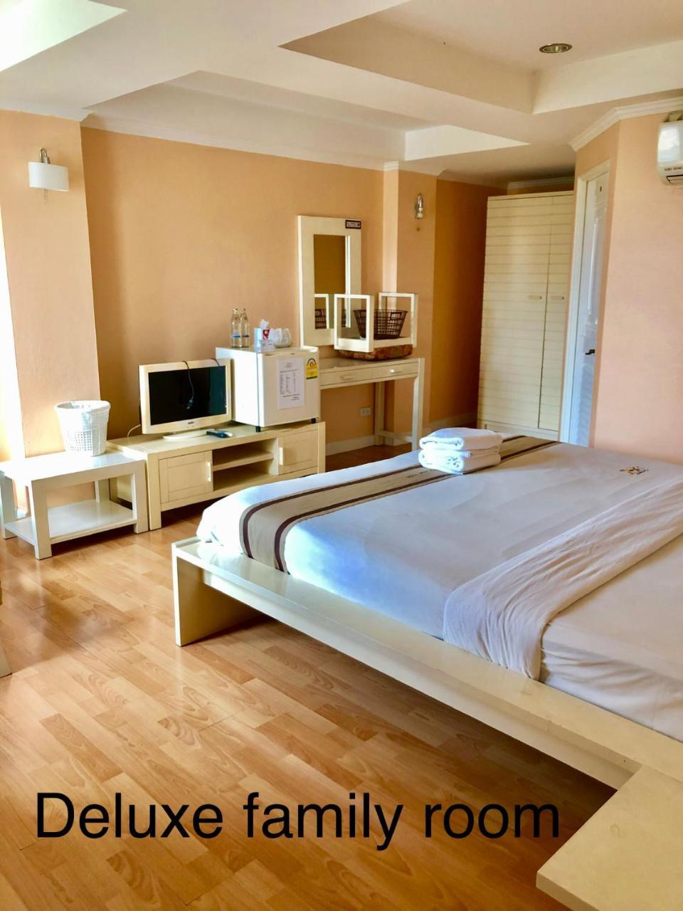 Hotel Triple Palms House Chiang Mai Esterno foto